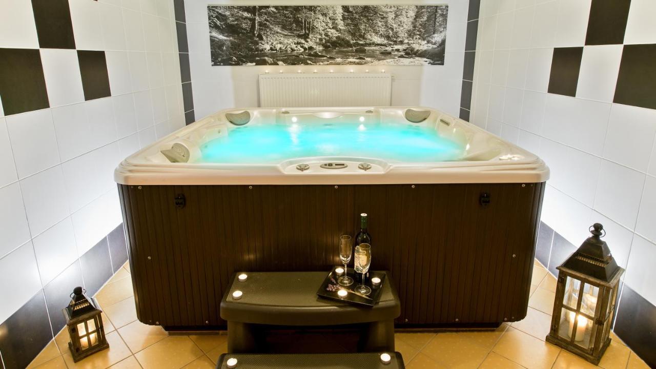 Wellness Penzion Eva Dolni Moravice ภายนอก รูปภาพ